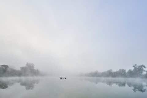 Gemeinde Marktl Landkreis Altötting Badesee Herbst Morgennebel (Dirschl Johann) Deutschland AÖ